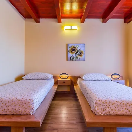 Pool Terrace Relax & Fun Fuma Villa Loborika