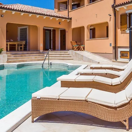 Pool Terrace Relax & Fun Fuma