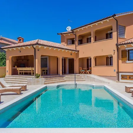 Pool Terrace Relax & Fun Fuma Vila